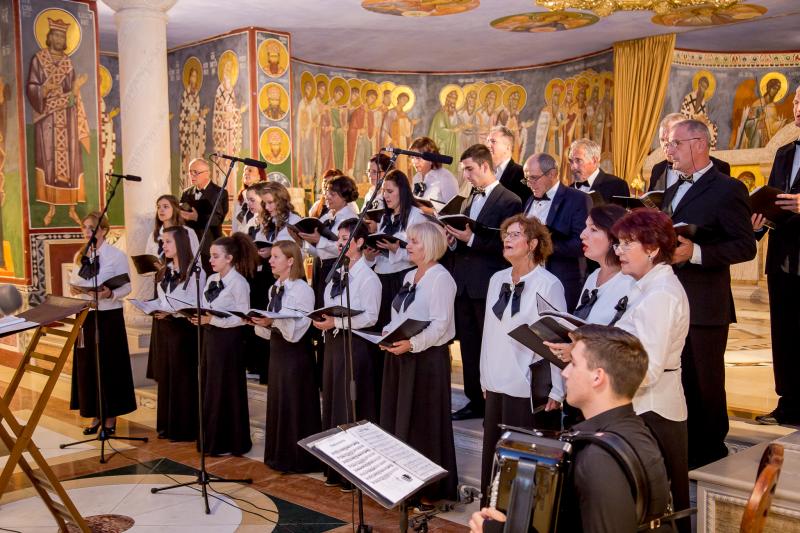 Српско пјевачко друштво Светосавник обиљежило десет година постојања свечаним концертом у крипти Саборног храма у Подгорици