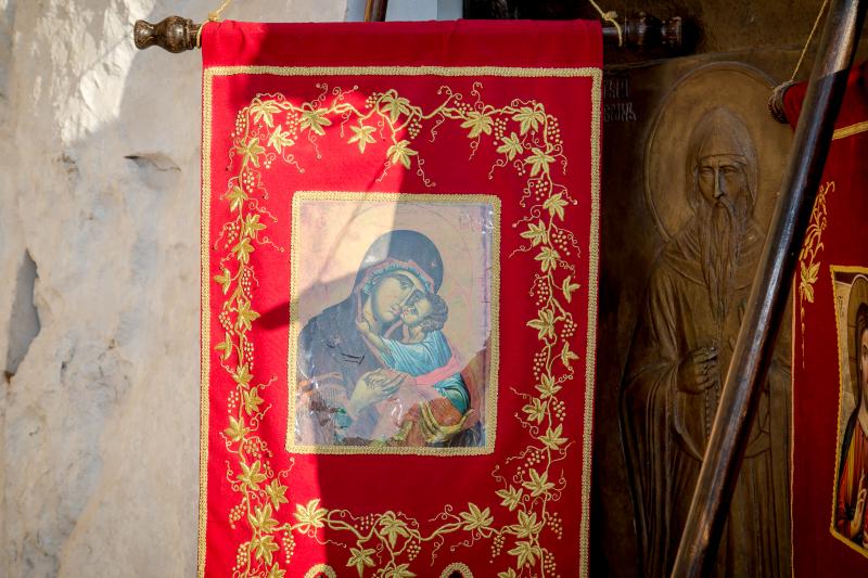 Митрополит Амфилохије отворио изложбу „Свети новомученици јасеновачки у свјетлости Васкрсења“ 