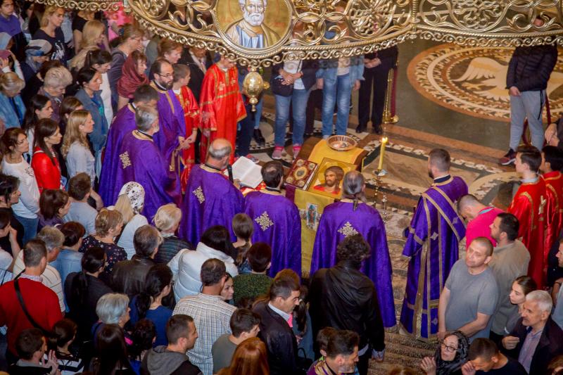 На Велику Сриједу одслужена Света Тајна Јелеосвећења у подгоричком Саборном храму