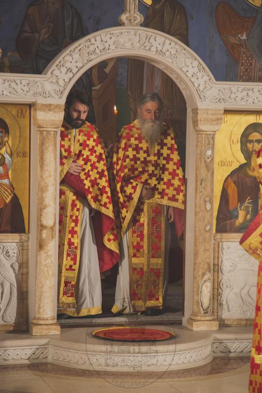 Владика Јоаникије у саборном храму у Подгорици: Све почиње из срца!
