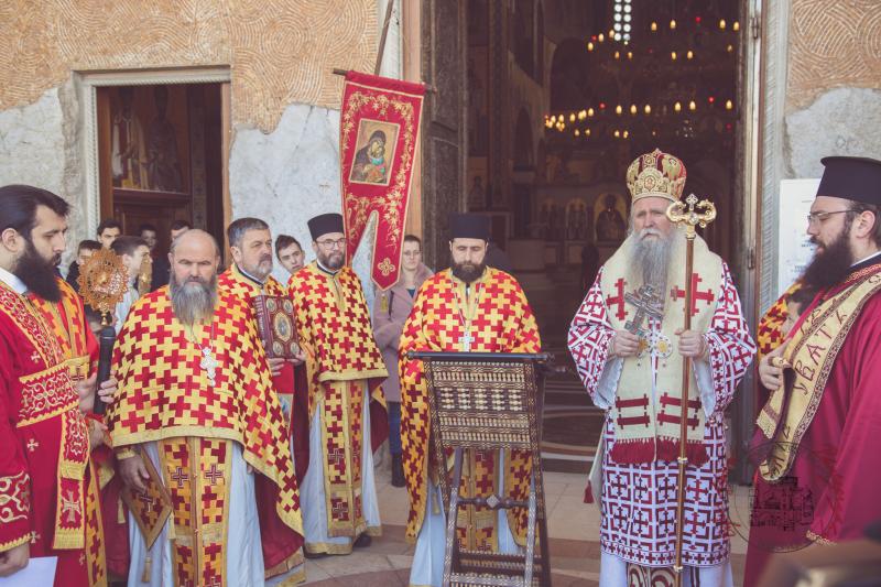 Митрополит Јоаникије на Недјељу Православља богослужио у подгоричком саборном храму (ВИДЕО)