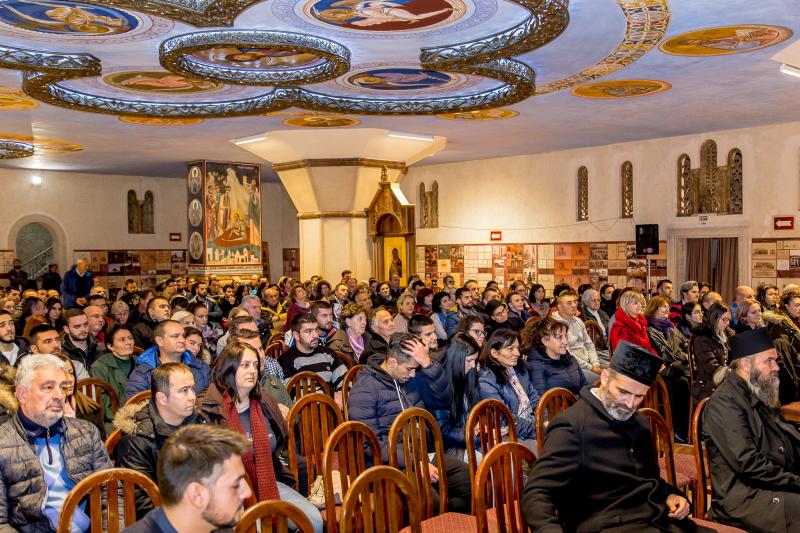 Одржано предавање протојереја-ставрофора Гојка Перовића у Крипти Саборног храма у Подгорици 