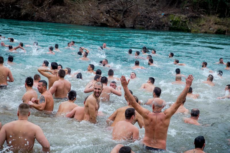 Богојављенско пливање у Подгорици – до крста први стигао Иван Стаматовић