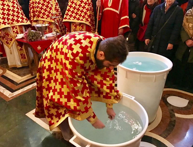 На Крстовдан у Саборном храму у Подгорици одслужена Литургија са великим водоосвећењем