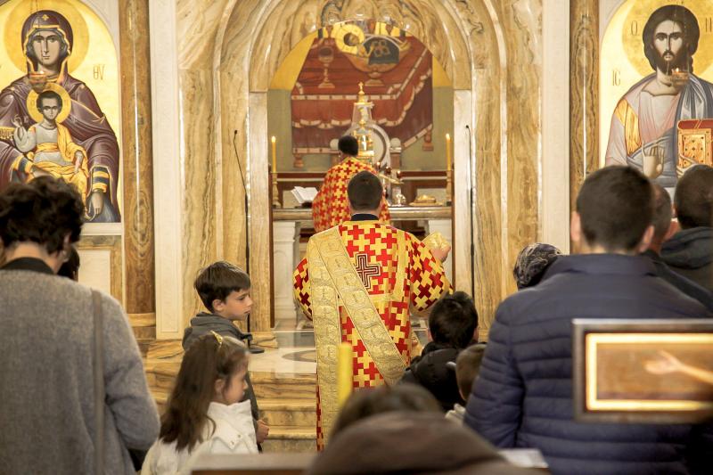 У Крстопоклону недјељу одслужена Света Литургија у Саборном храму Христовог Васкрсења у Подгорици