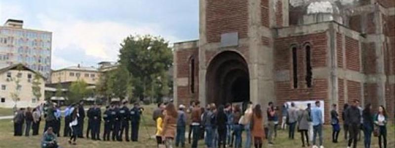 Уклоњен пано са Храма Христа Спаса у Приштини