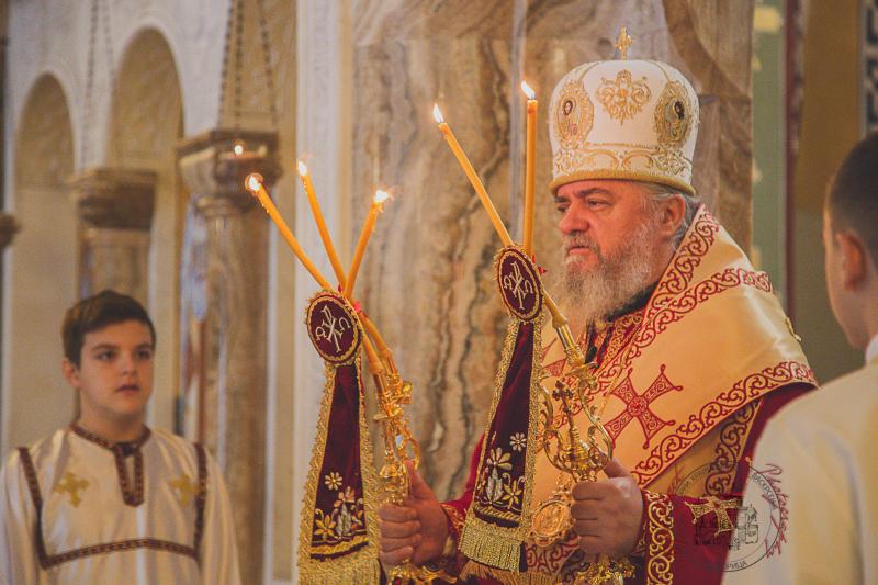 Владика Кирило: Молимо се за упокојене, молитва може да измијени њихово стање након смрти