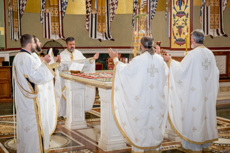 У Недјељу седму по Педесетници одслужена Литургија у Саборном храму Васкрсења Христовог у Подгорици