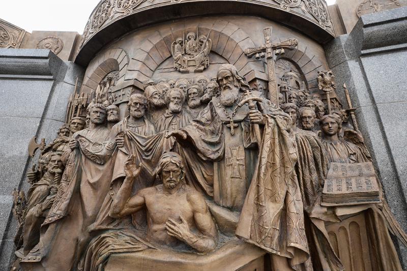 На дан народног јединства у Москви откривен споменик Светом Кнезу Владимиру